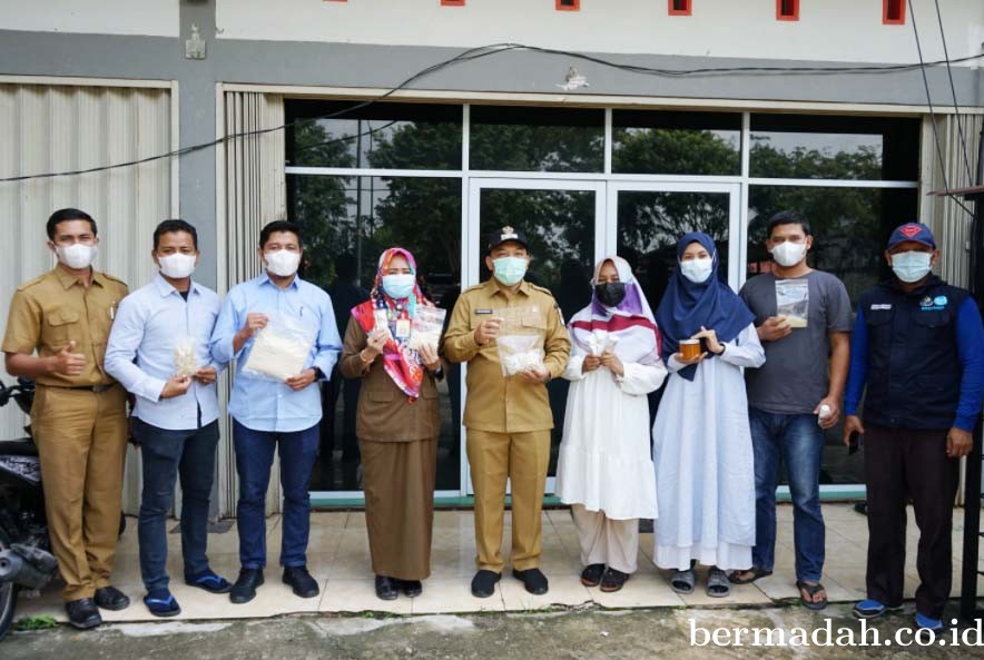 Wakil Bupati Siak Husni Merza Meninjau Laboratorium Dari PT. Alam Siak Lestari