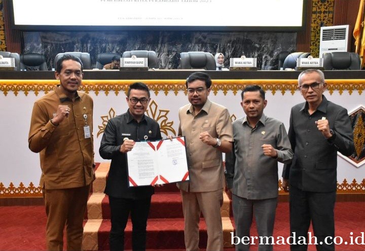 DPRD Laksanakan Paripurna Keputusan DPRD tentang Rekomendasi Terhadap LKPj Pemko Pekanbaru 2023