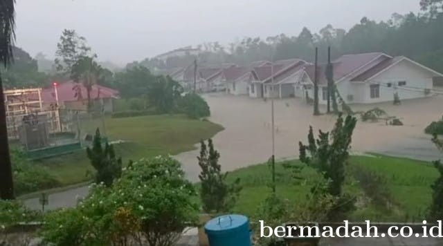 Hujan Deras Ekstrim, Kawasan Pabrik PT RAPP Banjir Dan Genangan Air di Komplek Perumahan