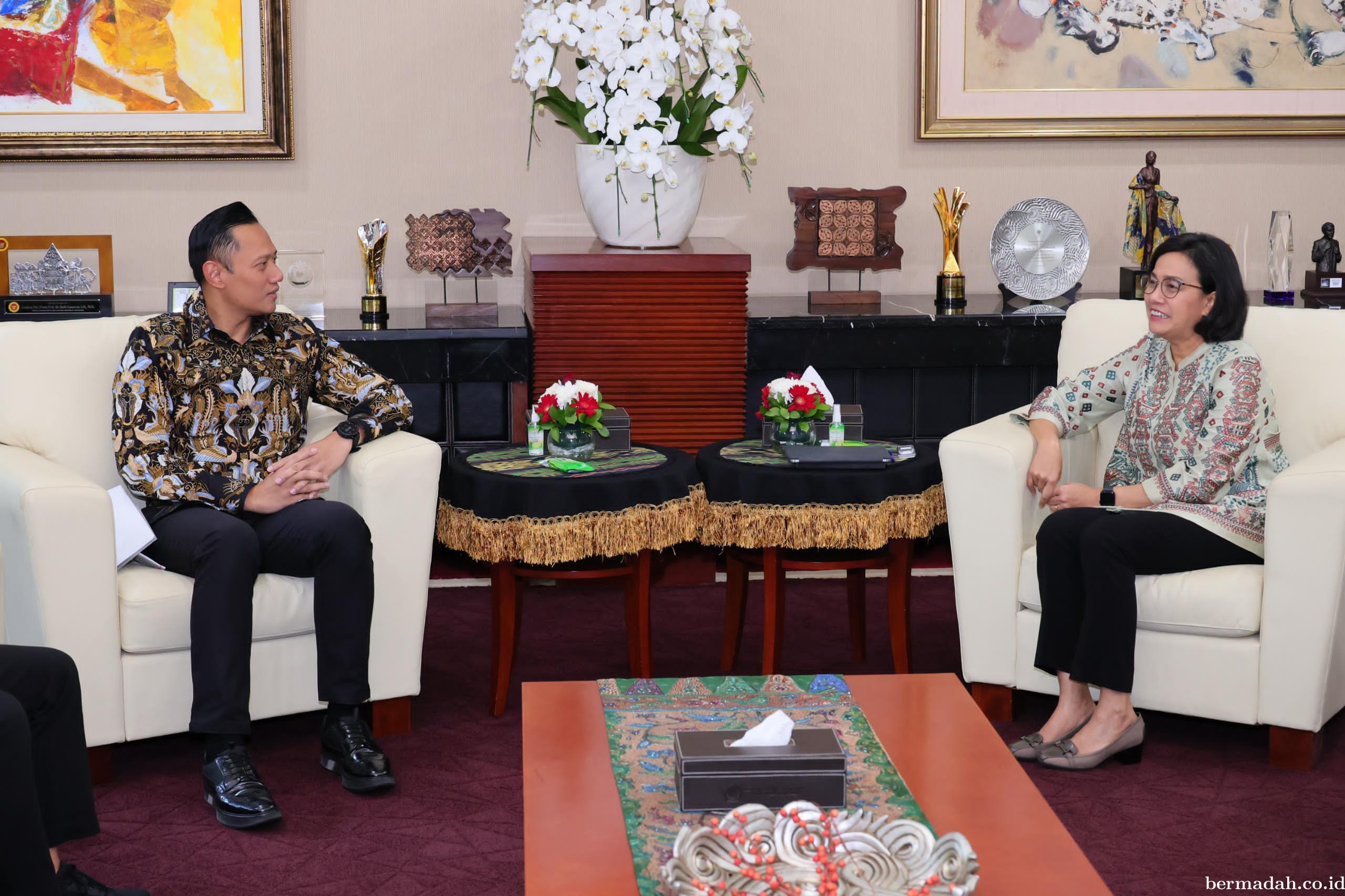 Bicarakan Program Strategis, Menteri ATR/Kepala BPN Bertemu dengan Menteri Keuangan