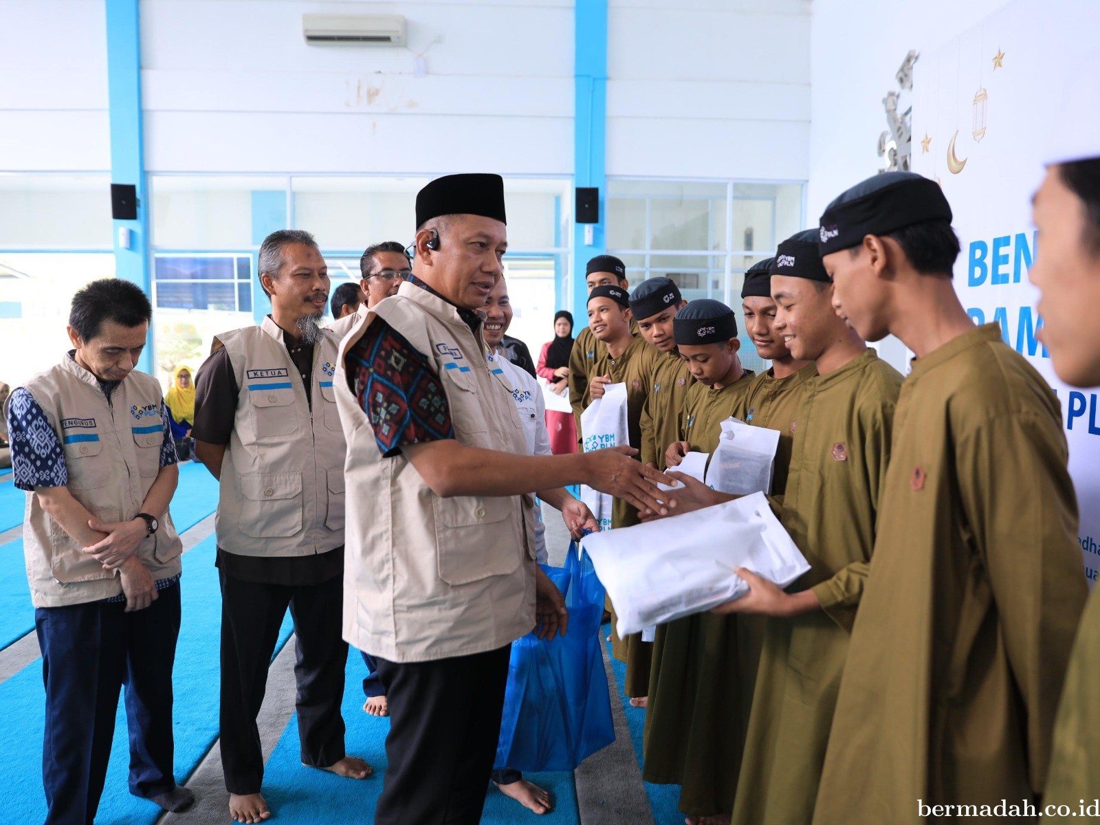 YBM PLN Salurkan Bantuan ke 2.478 Penerima Manfaat di Riau dan Kepulauan Riau