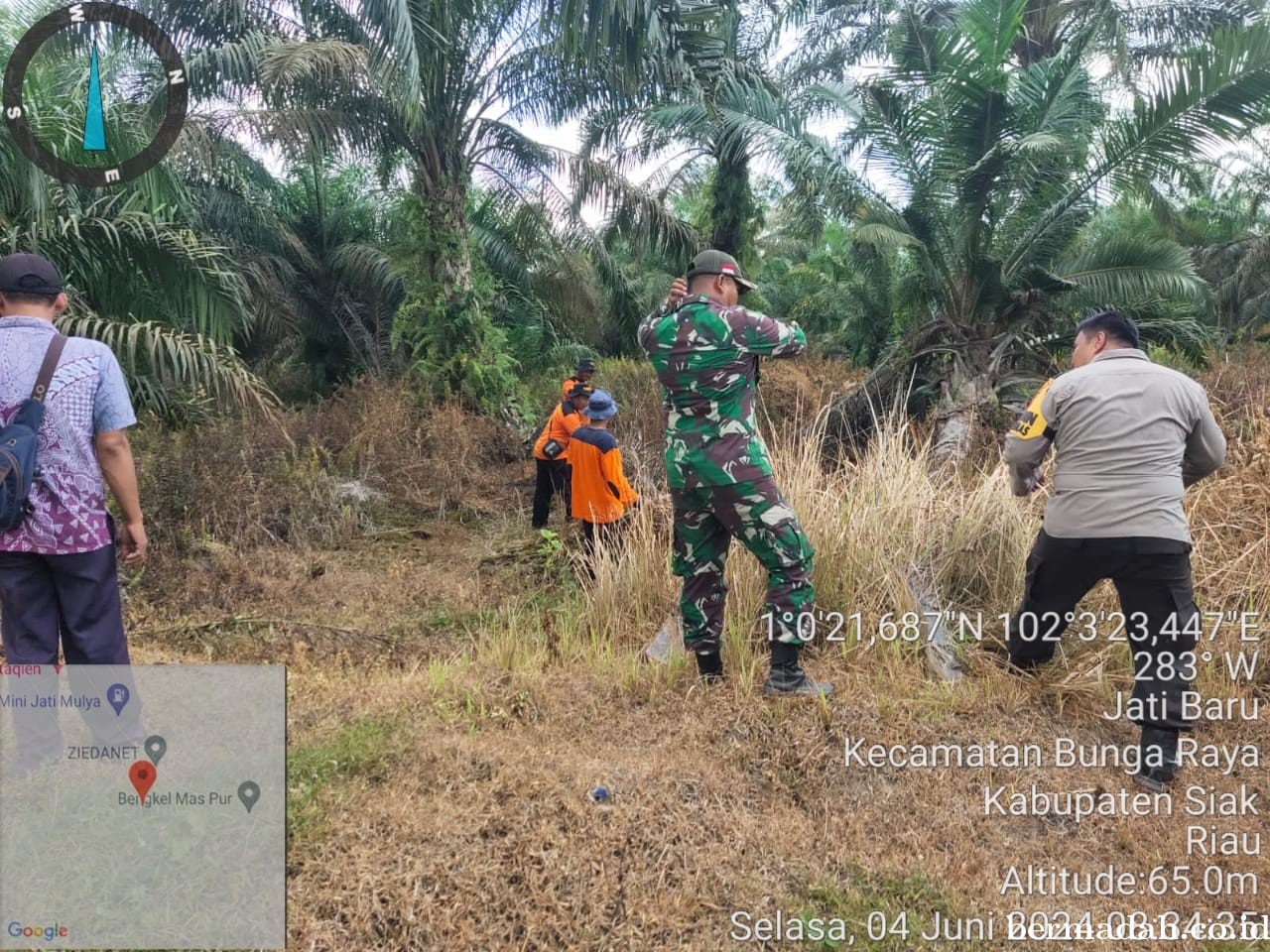 Penanggulangan Karhutla di lintas Wilayah Koramil 06/PWK Sabak Auh, Selasa 4 Juni