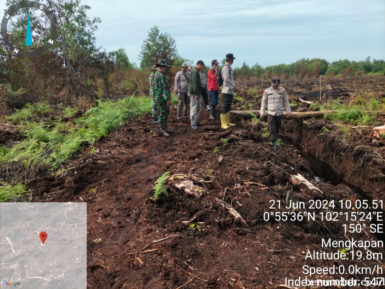 Penanggulangan Karhutla di wilayah Koramil 02/Sungai Apit Jumat, 21 Juni