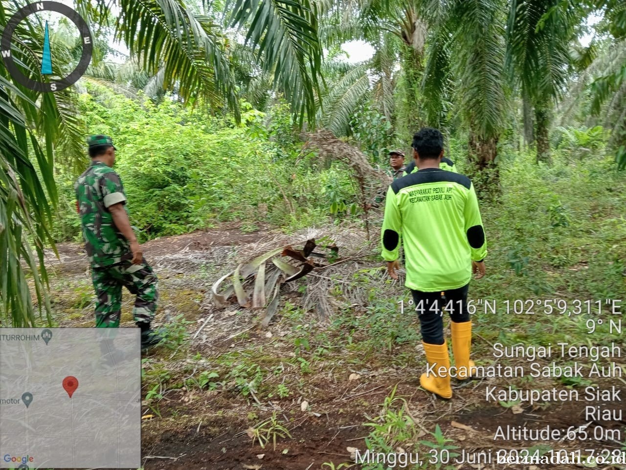 Penanggulangan Karhutla di lintas Wilayah Koramil 06/PWK Sabak Auh, Minggu 30 Juni