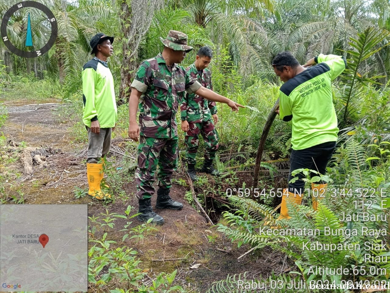 Penanggulangan Karhutla di lintas Wilayah Koramil 06/PWK Sabak Auh, Rabu 3 Juli