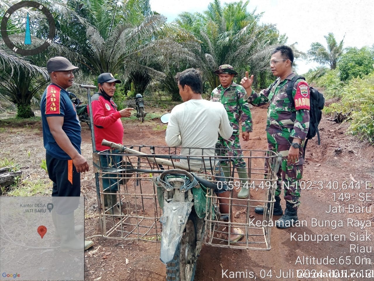 Penanggulangan Karhutla di lintas Wilayah Koramil 06/PWK Sabak Auh, Kamis 4 Juli