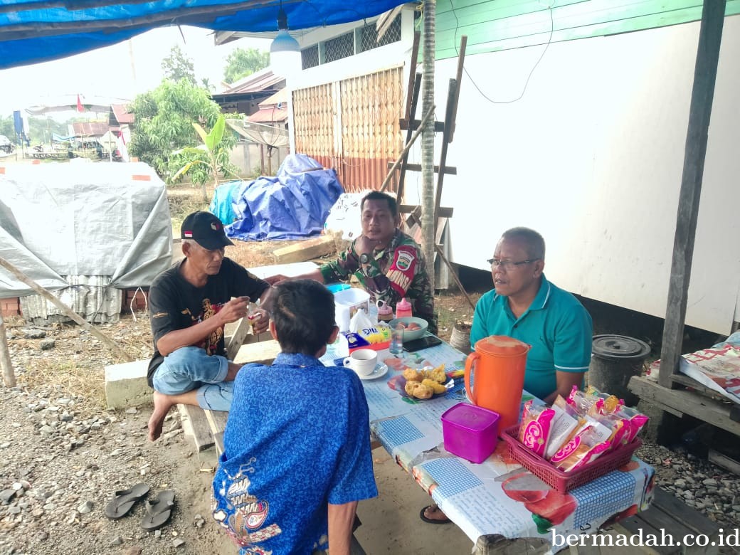 Sabtu 10 Juli, Babinsa Koramil 02/Sungai Apit Komsos di Kampung Teluk Mesjid