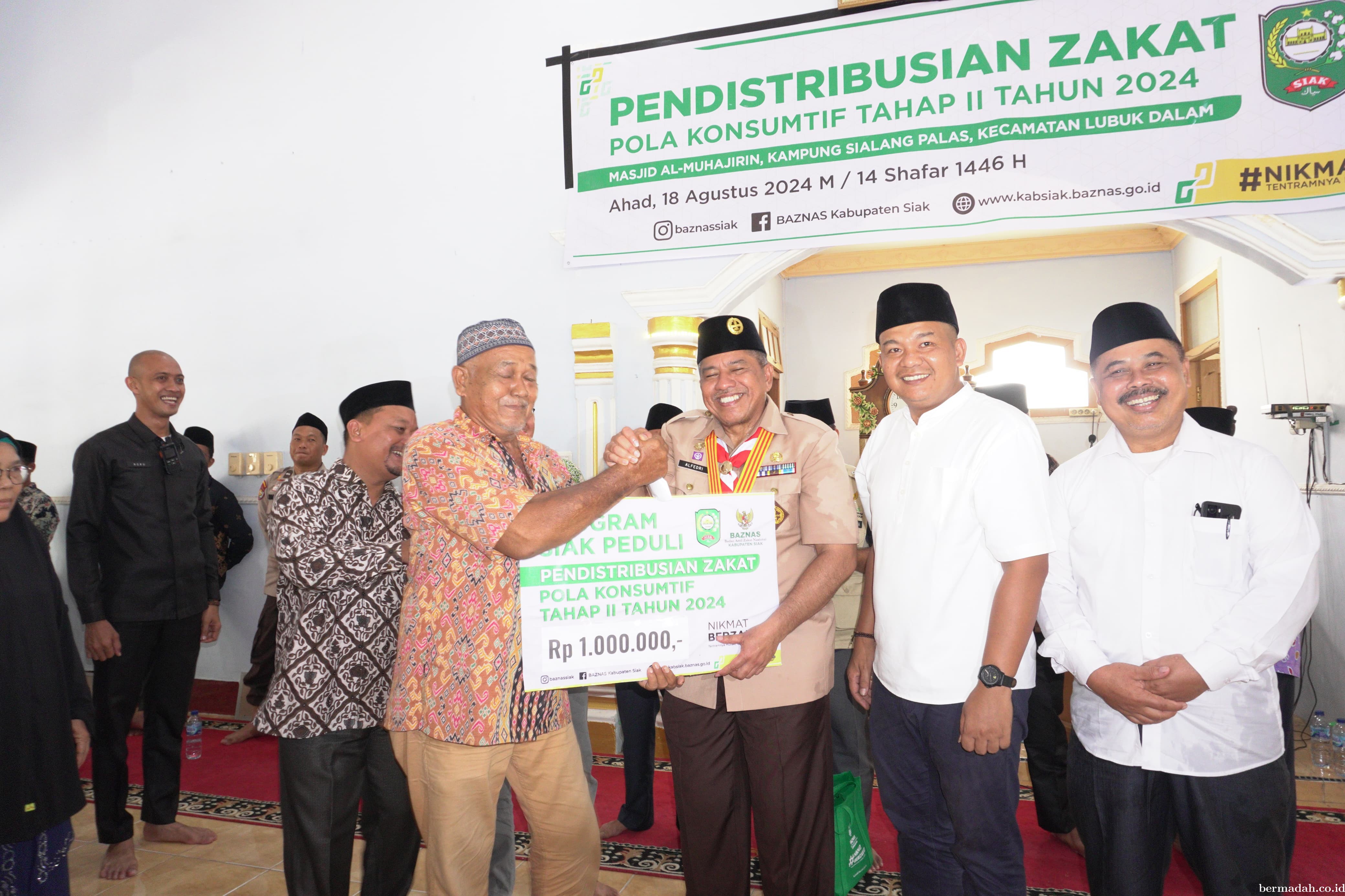 Alfedri: Pemerintah Kabupaten Siak Angkat Derajat Masyarakat Dengan Zakat