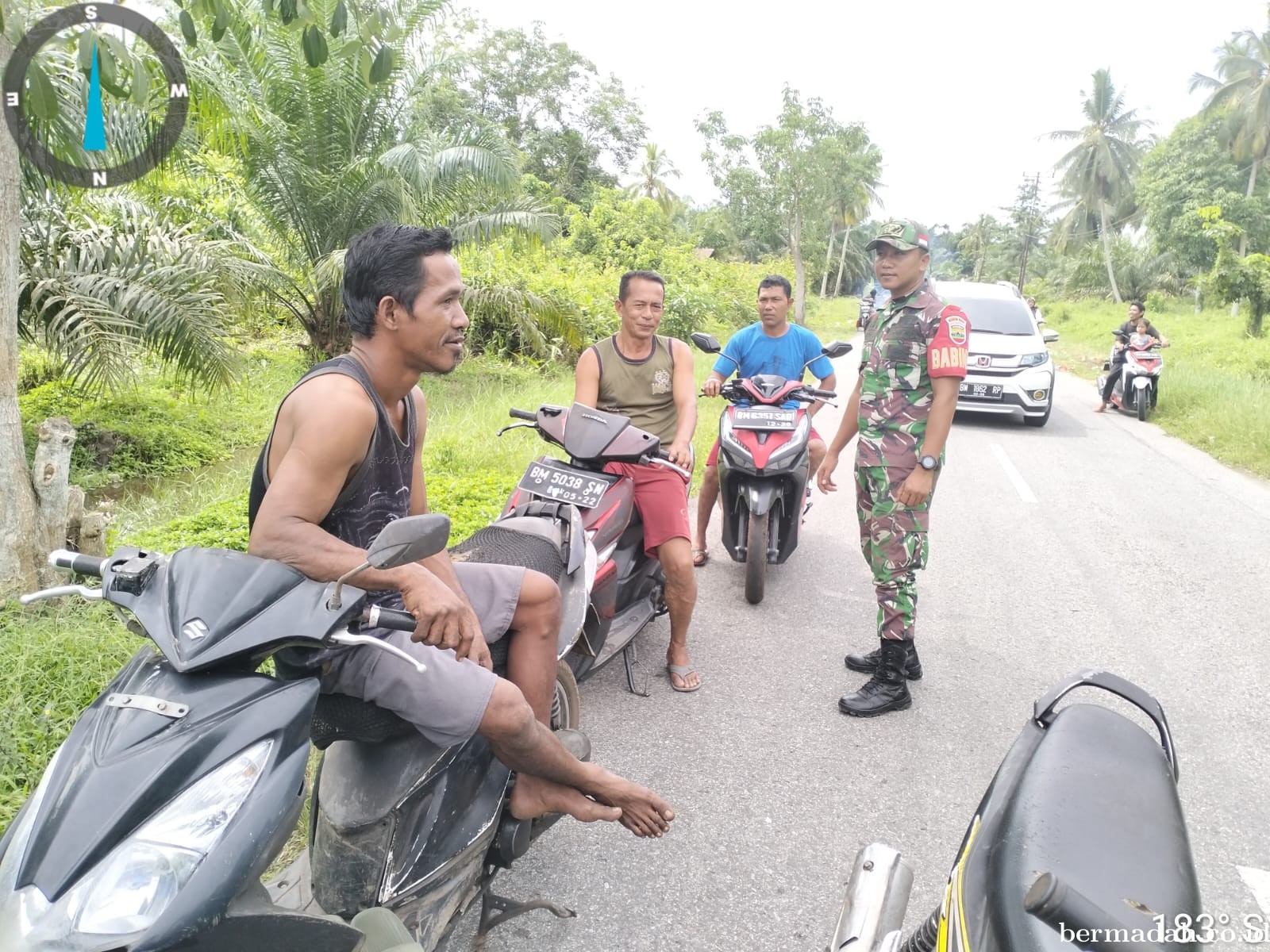 Minggu 1 September, Babinsa Koramil 02/Sungai Apit Komsos di Kelurahan Sungai Apit