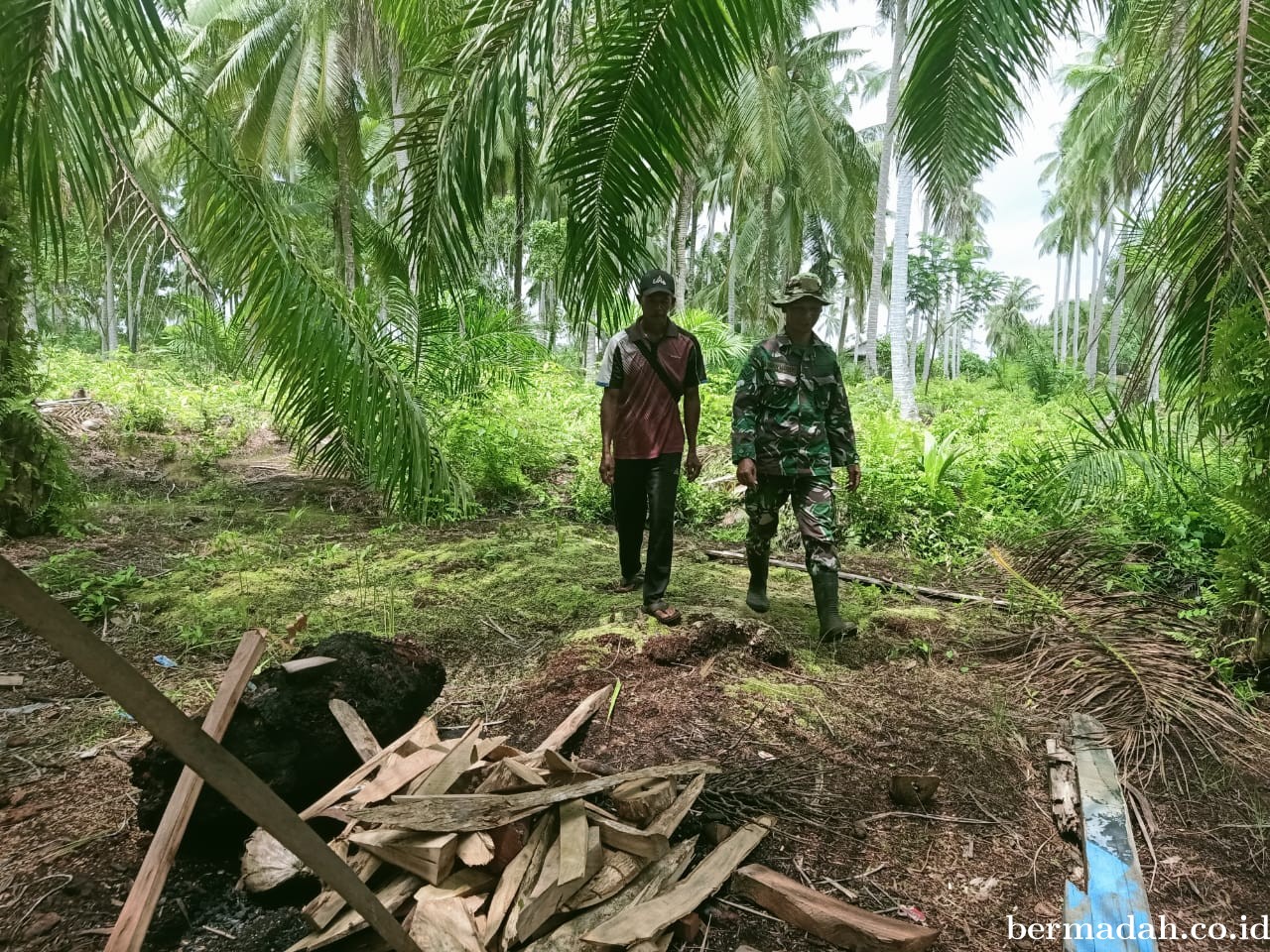 Penanggulangan Karhutla di Wilayah Koramil 02/Sungai Apit, Rabu 9 Oktober