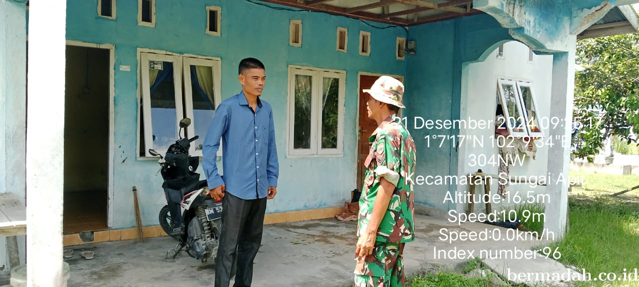 Sabtu 21 Desember Babinsa Koramil 02/Sungai Apit Patroli dan Sosialisasi Pilkada Damai