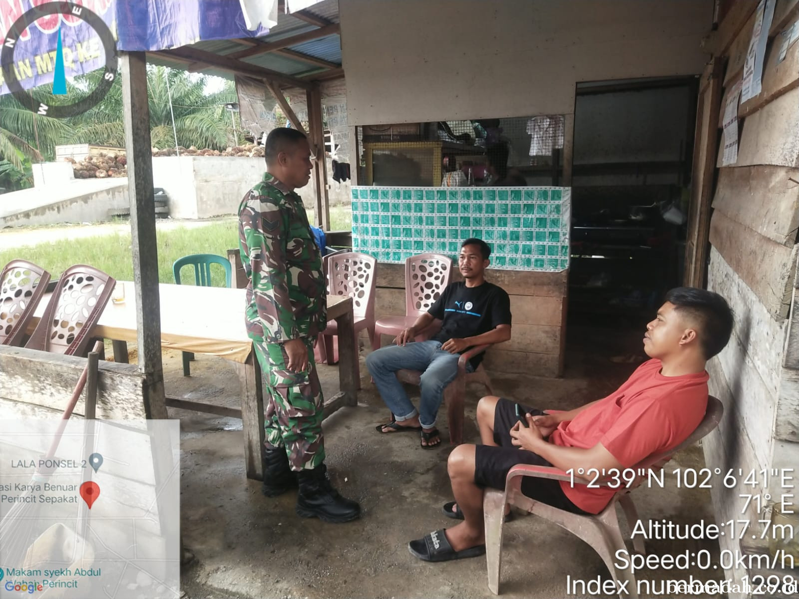 Jumat 27 Juni, Babinsa Koramil 02/Sungai Apit Patroli dan Sosialisasi Pilkada Damai