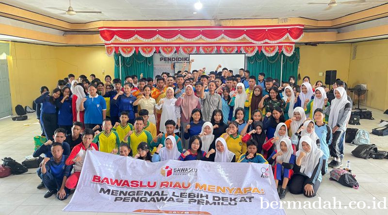 Bawaslu Riau dan Kabupaten/Kota Serentak Sosialisasikan Peran dan Fungsi Lembaga Bawaslu di Sekolah