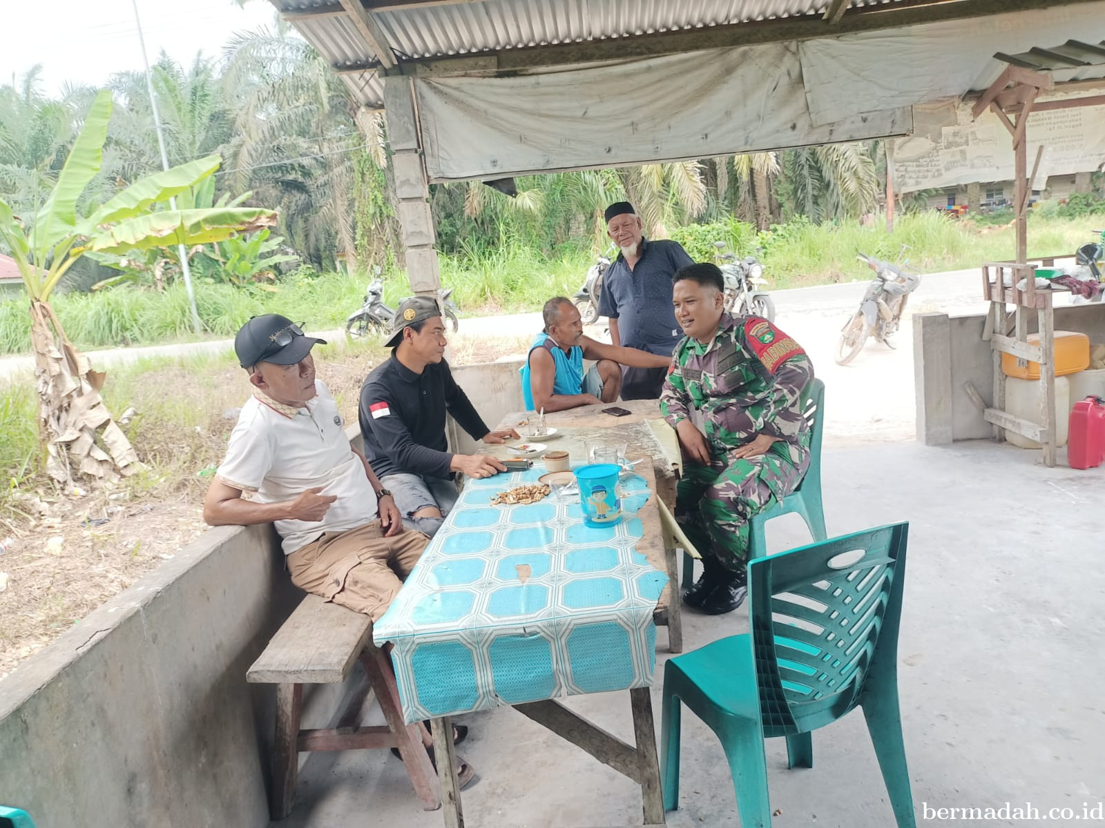 Kamis 2 Oktober, Babinsa Koramil 02/Sungai Apit Komsos di Kelurahan Sungai Apit