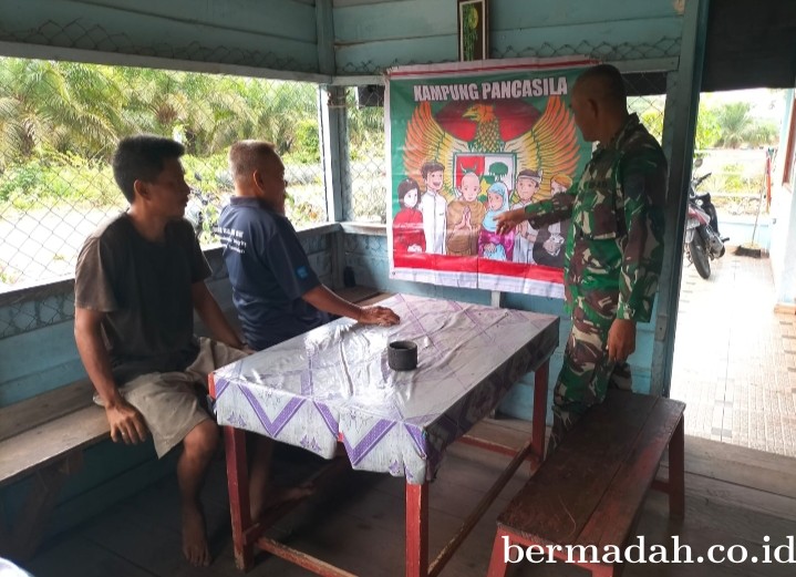 Kamis 7 Maret, Babinsa Koramil 02/SA Komsos dan Sosialisasikan tentang Nilai-Nilai Pancasila