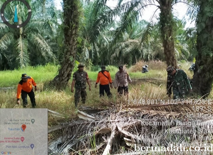 Penanggulangan Karhutla di lintas Wilayah Koramil 06/PWK Sabak Auh Sabtu 9 Maret