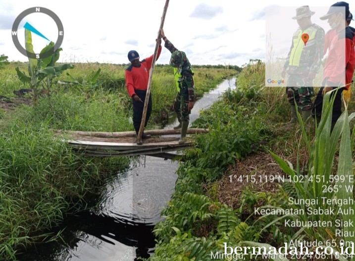 Penanggulangan Karhutla di lintas Wilayah Koramil 06/PWK Sabak Auh, Minggu 17 Maret