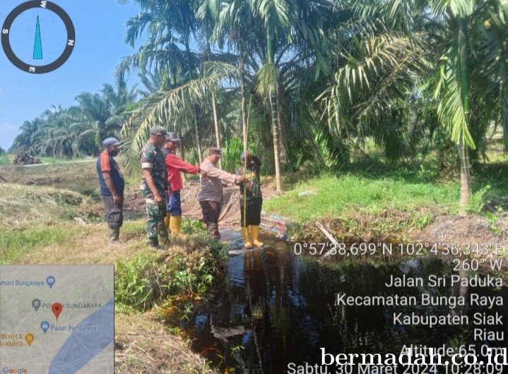 Penanggulangan Karhutla di lintas Wilayah Koramil 06/PWK Sabak Auh, Sabtu 30 Maret